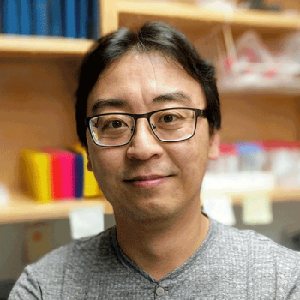 Seong Min Lee